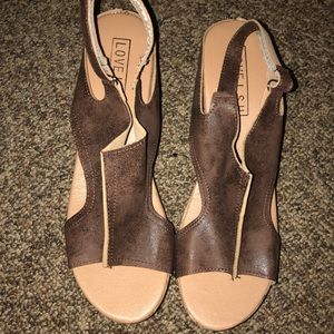BRAND NEW LOVE L.S.H. Wedges